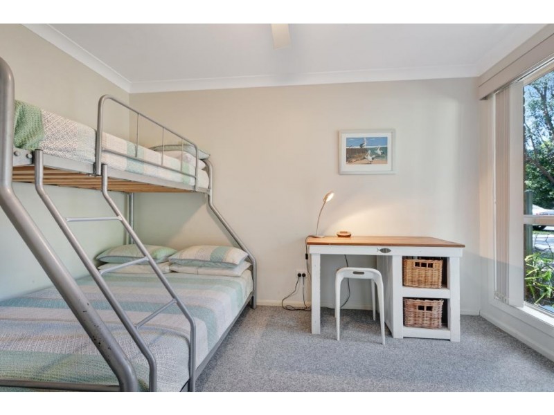 1 Sundeck Avenue, Hawks Nest NSW 2324