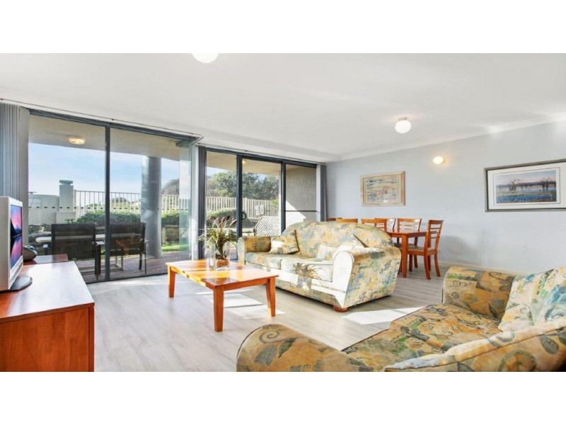 2/3 Beach Road, Hawks Nest NSW 2324