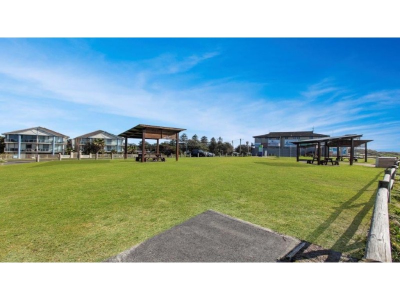 2/3 Beach Road, Hawks Nest NSW 2324