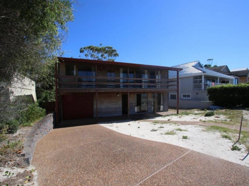 63 The Boulevarde, Hawks Nest NSW 2324