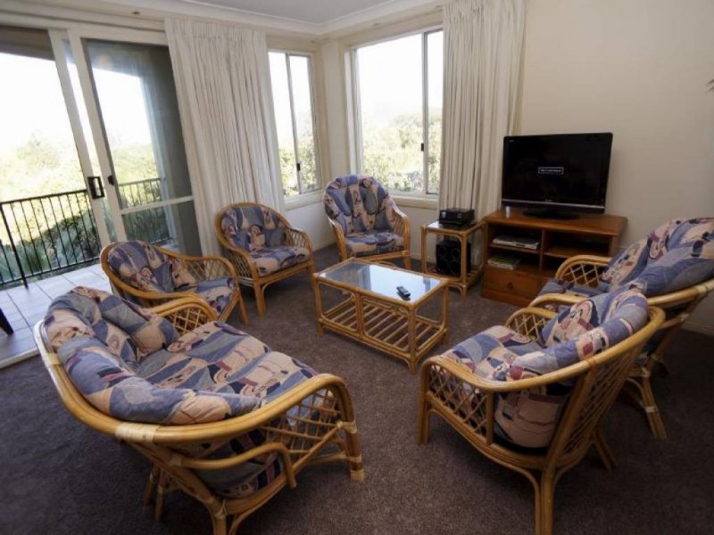 9/9-11 Beach Road, Hawks Nest NSW 2324