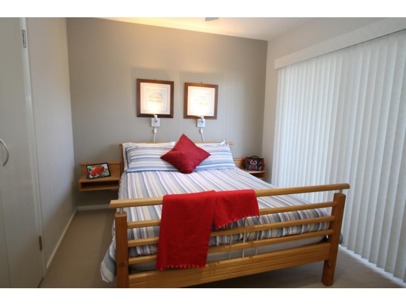 1/12 Russell Street, Hawks Nest NSW 2324