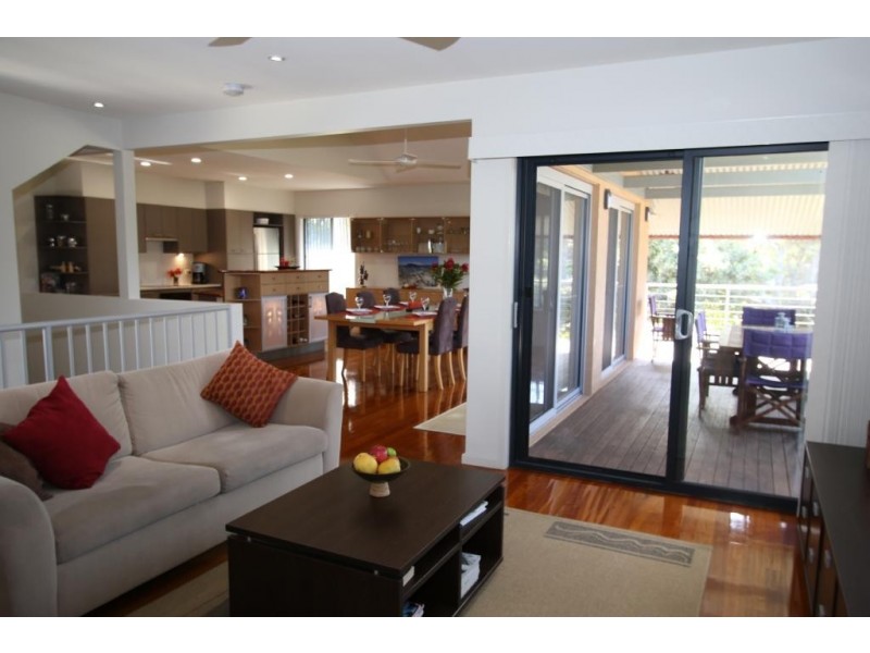 1/12 Russell Street, Hawks Nest NSW 2324