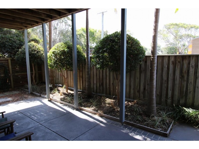 1/12 Russell Street, Hawks Nest NSW 2324