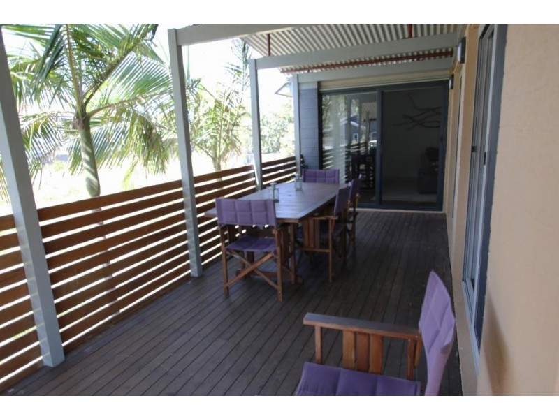 1/12 Russell Street, Hawks Nest NSW 2324
