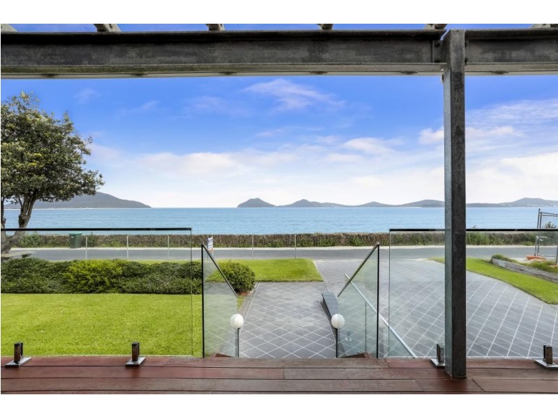 81 The Boulevarde, Hawks Nest NSW 2324
