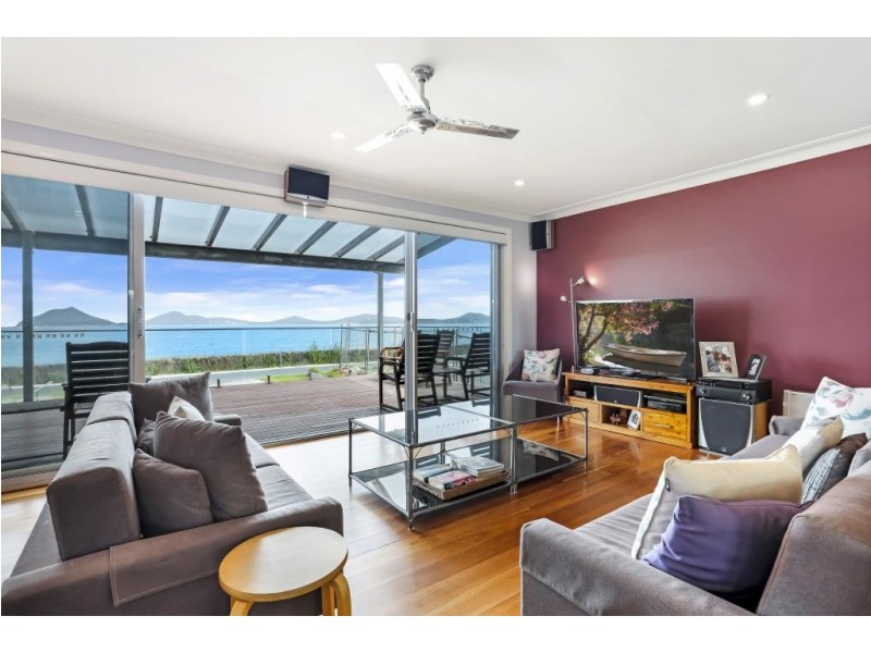 81 The Boulevarde, Hawks Nest NSW 2324