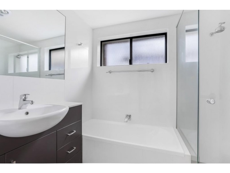 2/6 Muneela Avenue, Hawks Nest NSW 2324