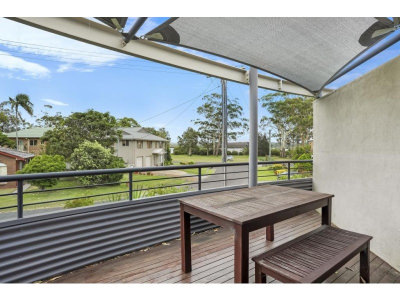 2/6 Muneela Avenue, Hawks Nest NSW 2324