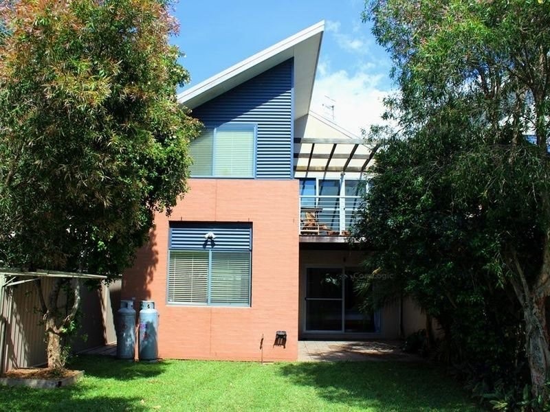 2/6 Muneela Avenue, Hawks Nest NSW 2324