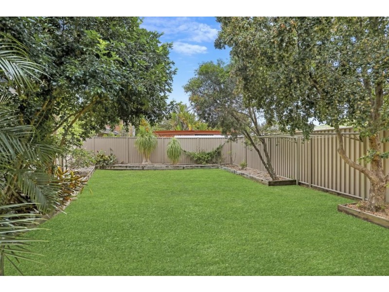 2/6 Muneela Avenue, Hawks Nest NSW 2324