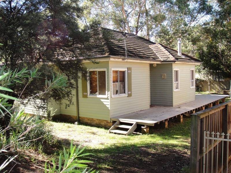 4 Dolphin Avenue, Hawks Nest NSW 2324