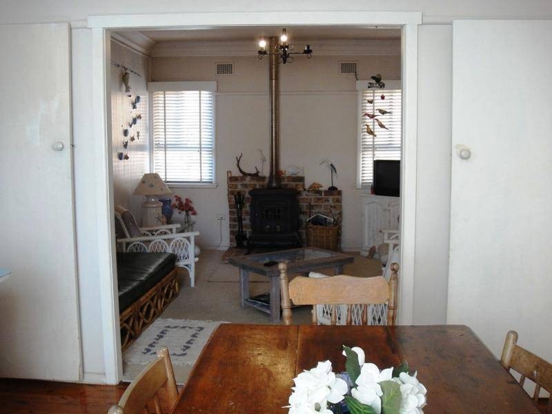 4 Dolphin Avenue, Hawks Nest NSW 2324