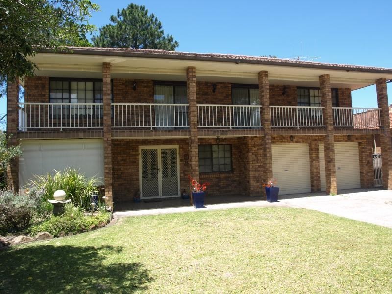 18 Karthena Crescent, Hawks Nest NSW 2324