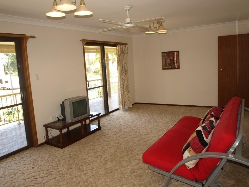 18 Karthena Crescent, Hawks Nest NSW 2324