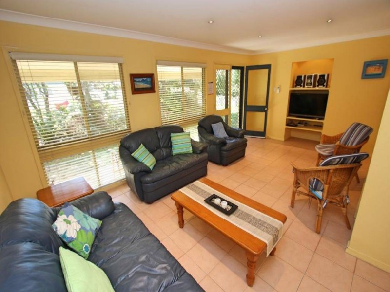 18 Perrumba Street, Hawks Nest NSW 2324