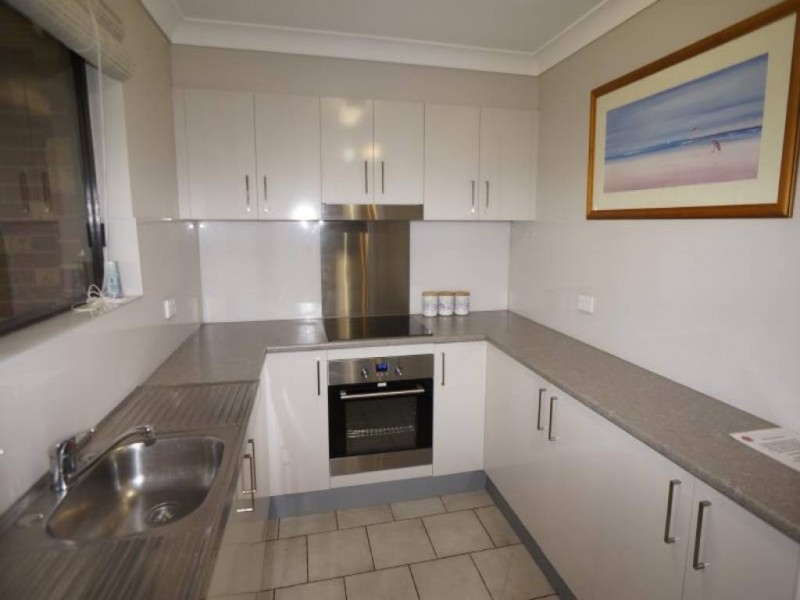 2/6 Bowral Street, Hawks Nest NSW 2324