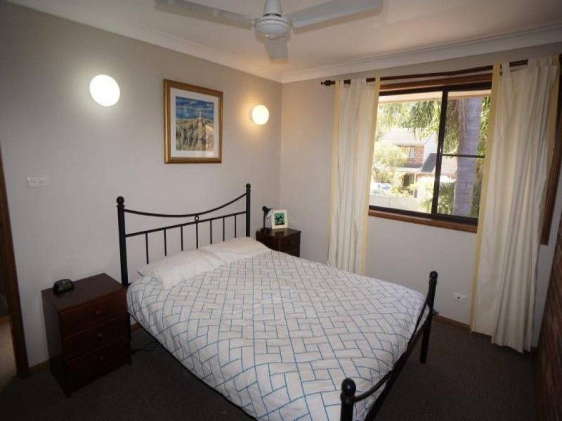 2/6 Bowral Street, Hawks Nest NSW 2324