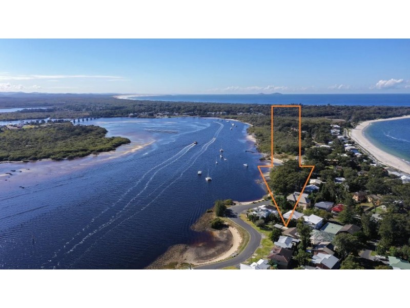 14 The Anchorage, Hawks Nest NSW 2324