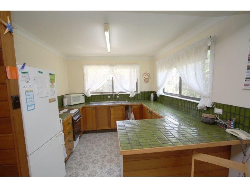 9 Dolphin Avenue, Hawks Nest NSW 2324