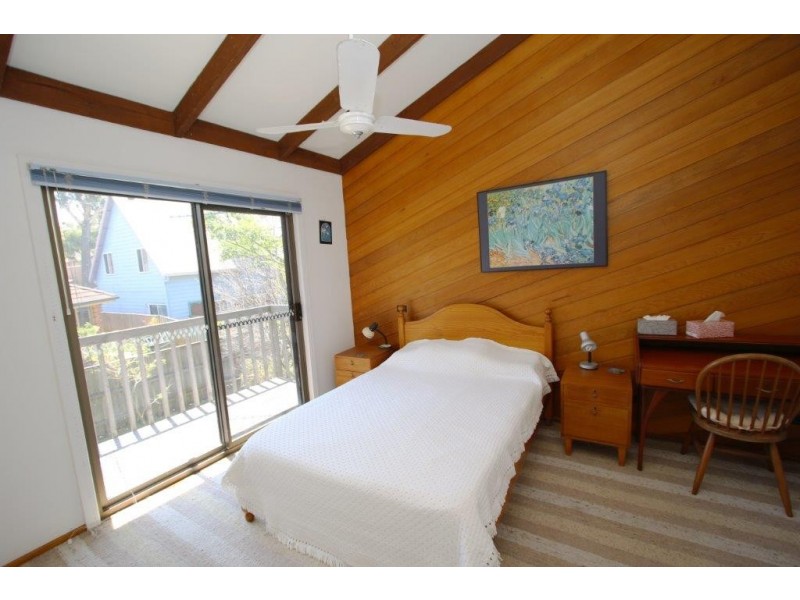 9 Dolphin Avenue, Hawks Nest NSW 2324