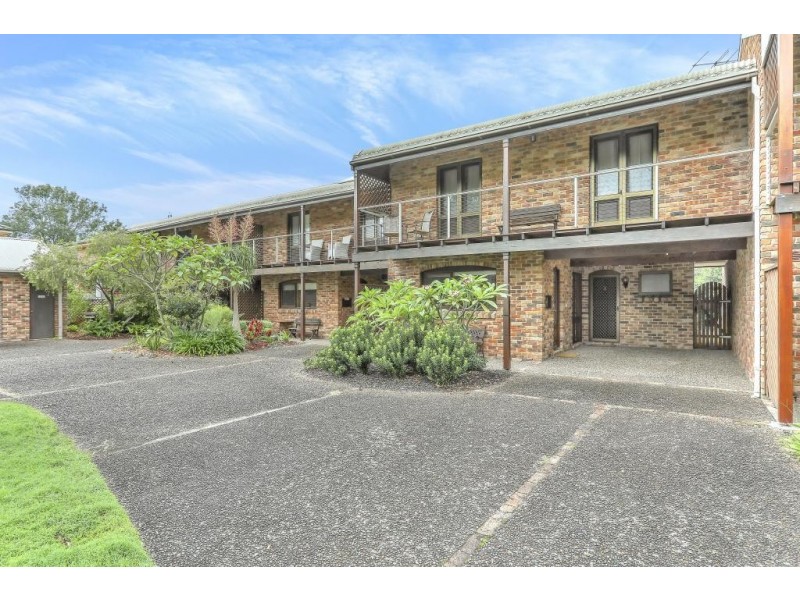 2/2 Bowral Street, Hawks Nest NSW 2324