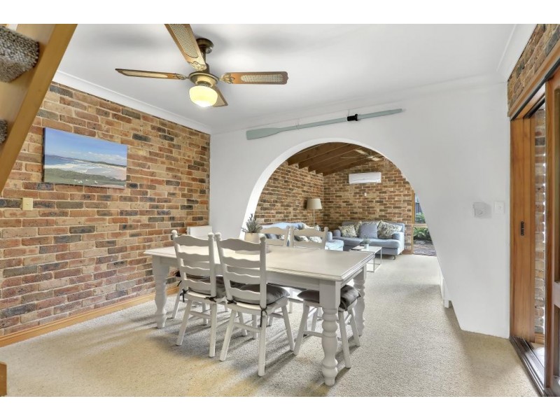 2/2 Bowral Street, Hawks Nest NSW 2324