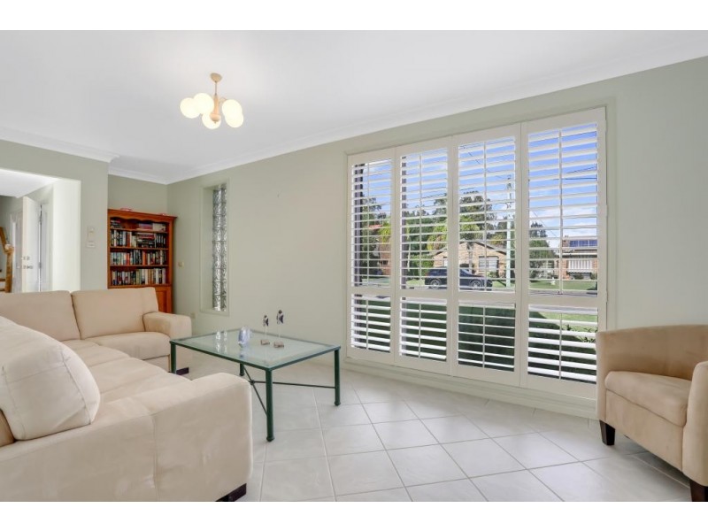 18 Albatross Avenue, Hawks Nest NSW 2324