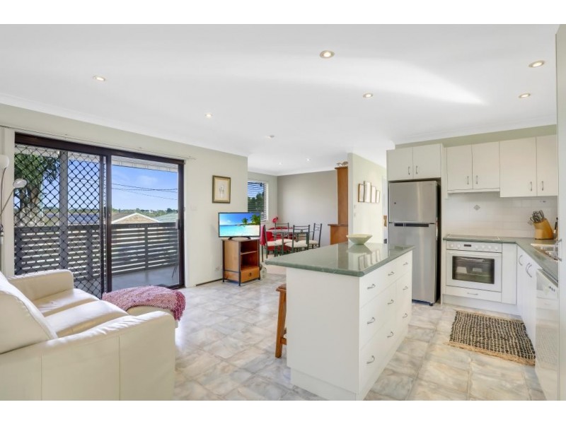 18 Albatross Avenue, Hawks Nest NSW 2324