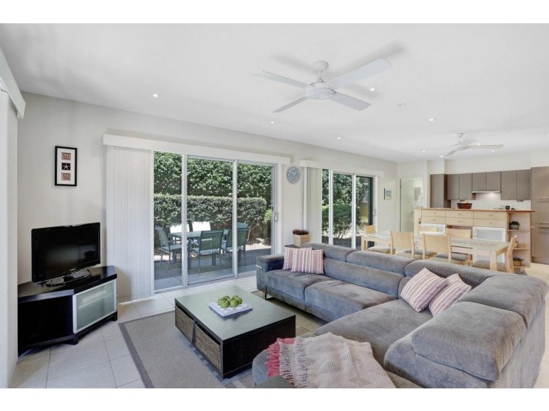 2/12 Russell Street, Hawks Nest NSW 2324