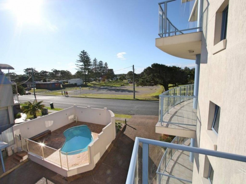9/1 Beach Road, Hawks Nest NSW 2324
