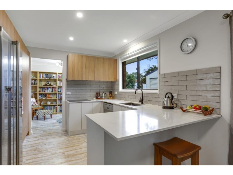 20 Dolphin Avenue, Hawks Nest NSW 2324