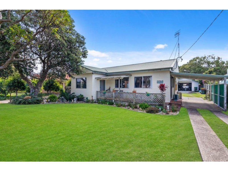 15  Mermaid Avenue, Hawks Nest NSW 2324