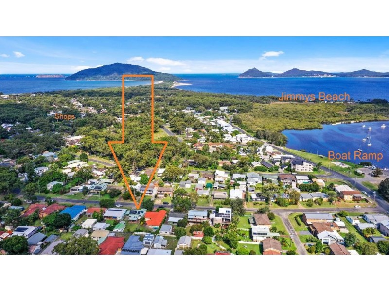 15  Mermaid Avenue, Hawks Nest NSW 2324