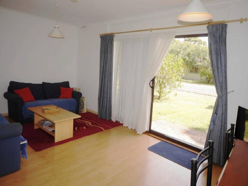 2/76 Mirreen Street, Hawks Nest NSW 2324