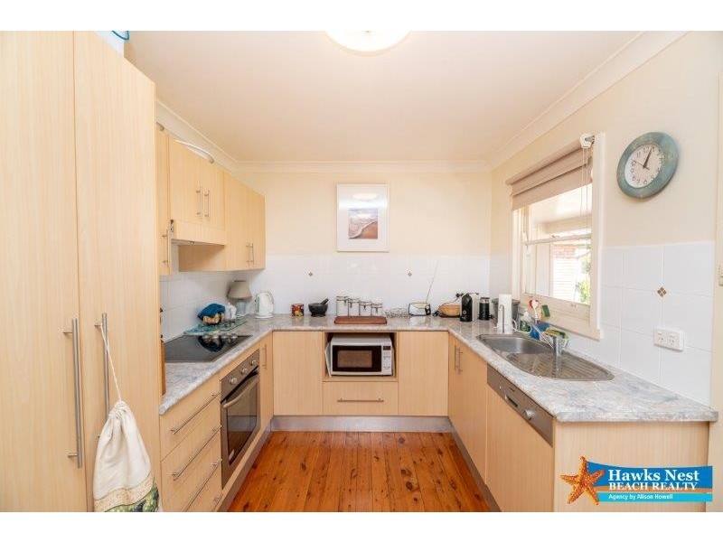 44 Yamba Street, Hawks Nest NSW 2324