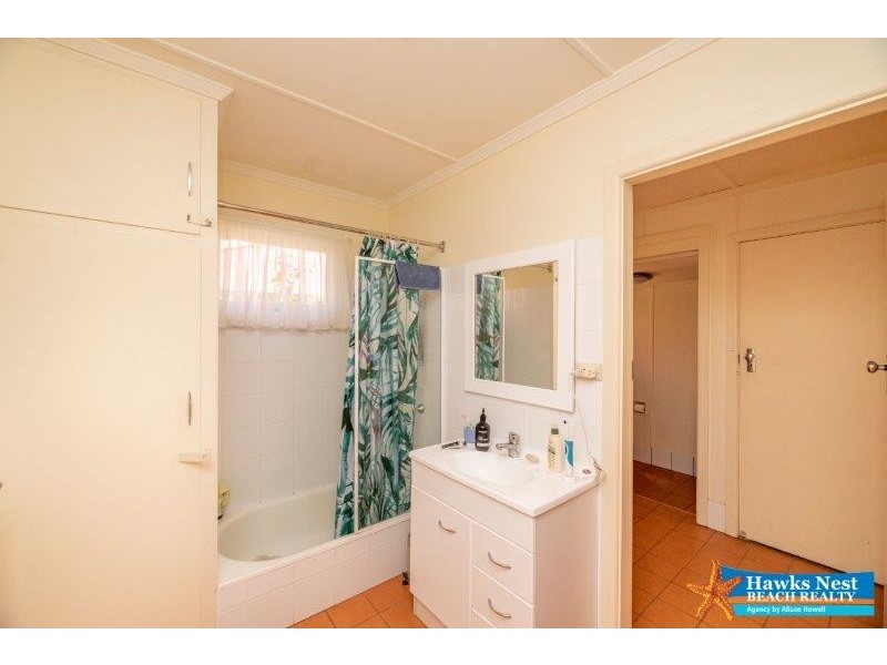 44 Yamba Street, Hawks Nest NSW 2324