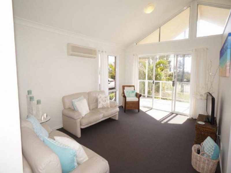 8 Langi Street, Hawks Nest NSW 2324