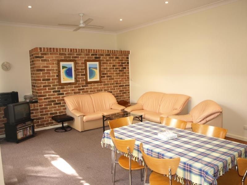 1 & 2/4 Carinya Close, Hawks Nest NSW 2324