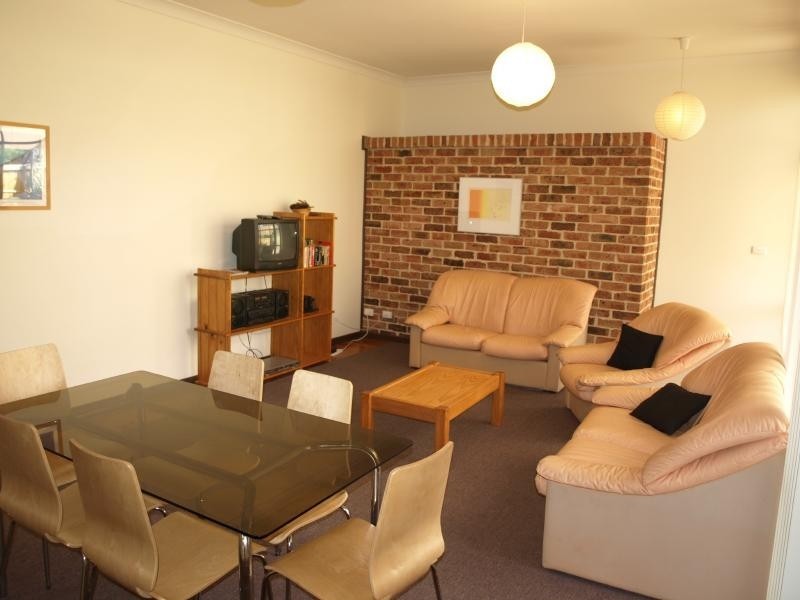 1 & 2/4 Carinya Close, Hawks Nest NSW 2324