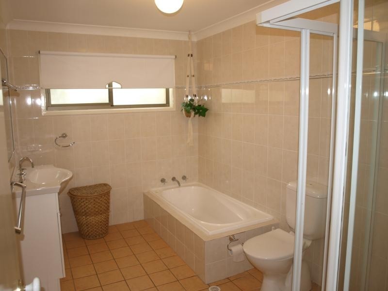 1 & 2/4 Carinya Close, Hawks Nest NSW 2324