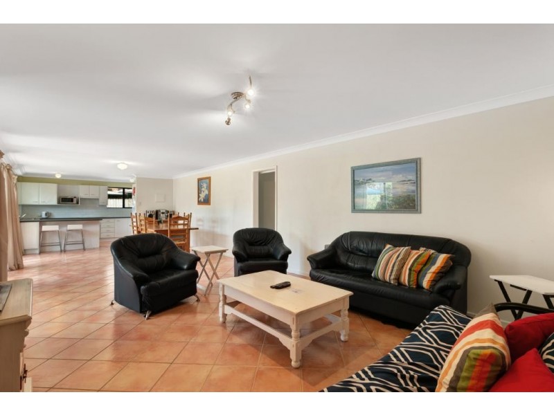 1/4 Kikarra Crescent, Hawks Nest NSW 2324