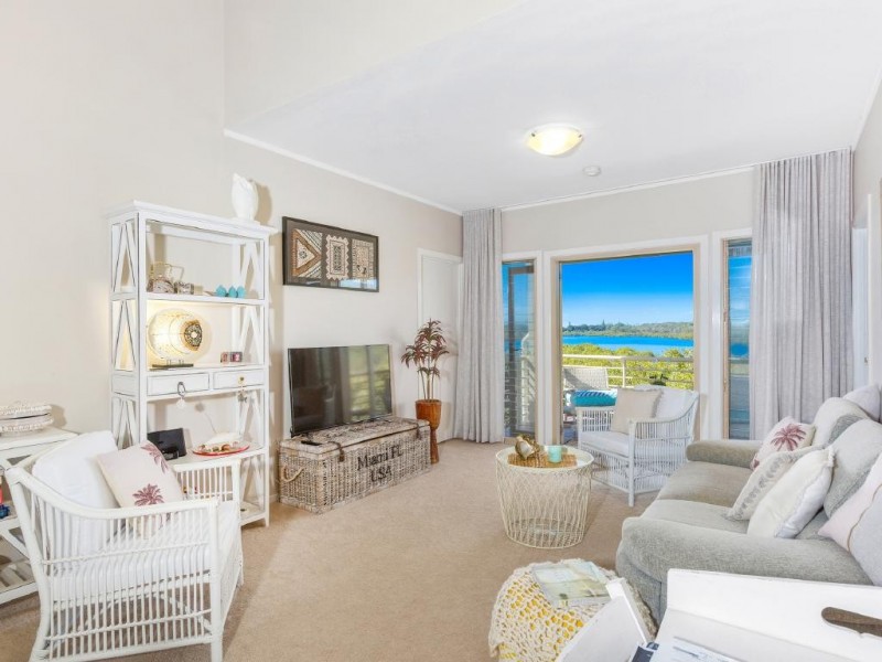 21/2 Creek Street, Hastings Point NSW 2489