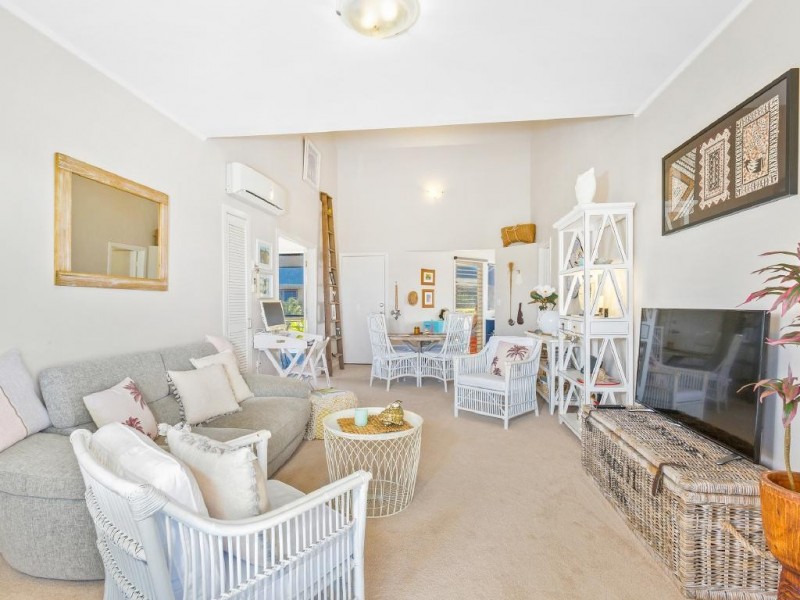 21/2 Creek Street, Hastings Point NSW 2489