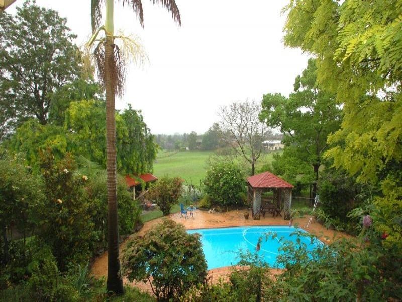 1 Greenway Crescent, Windsor NSW 2756