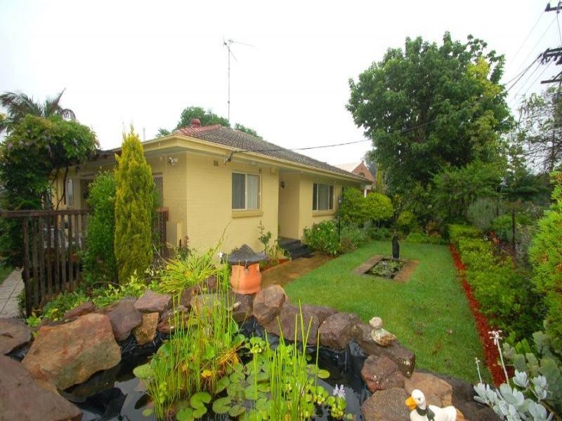 1 Greenway Crescent, Windsor NSW 2756