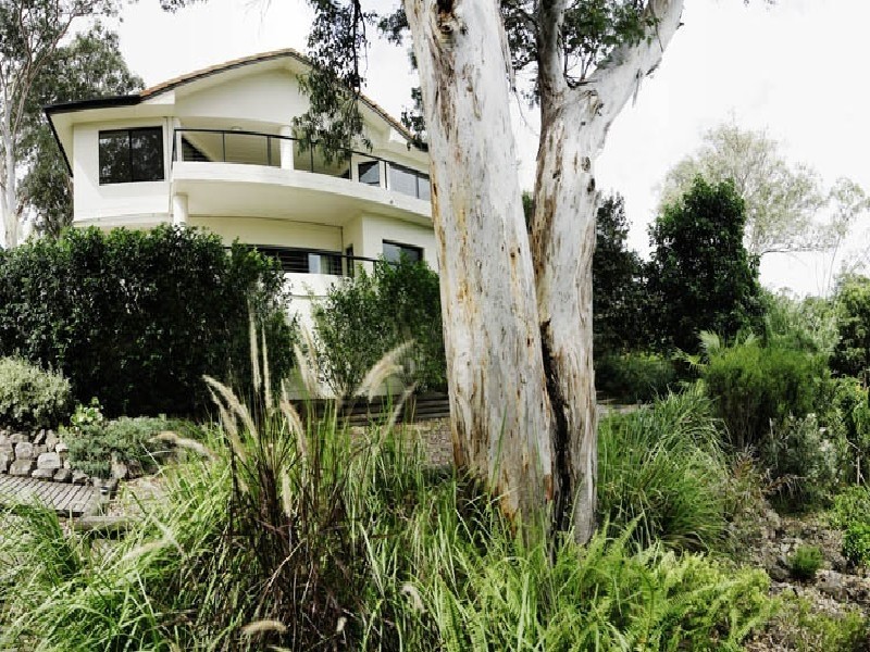 11 Greenpoint Drive, Green Point NSW 2428