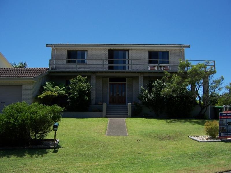 88 Lakeview Cres, Forster NSW 2428