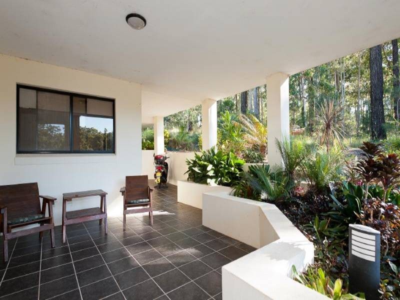 6 The Grove, Hallidays Point NSW 2430