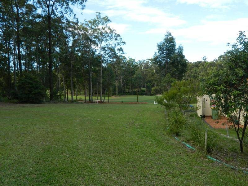 8 The Grove, Hallidays Point NSW 2430